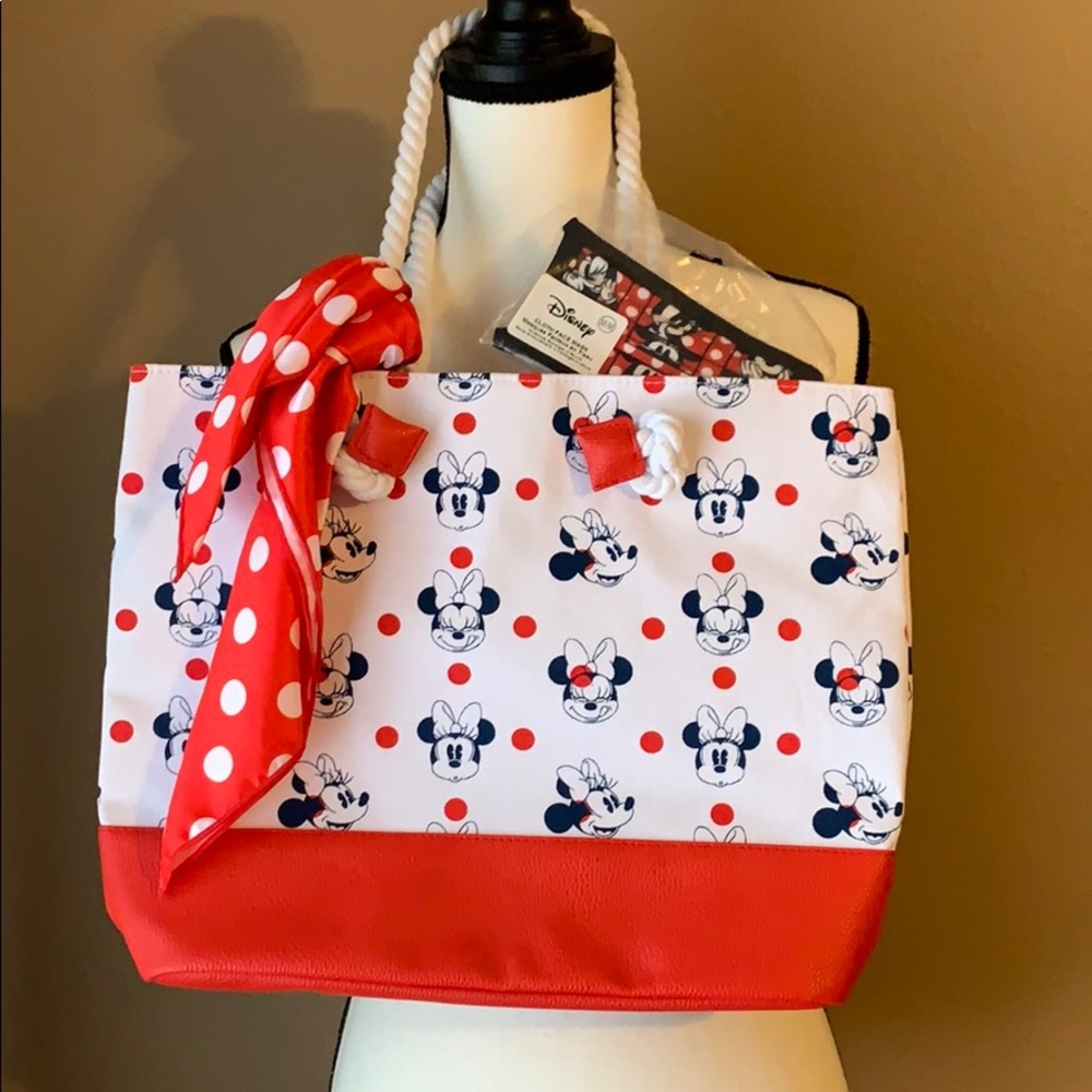 Disney Minnie Mouse tote bag and mask